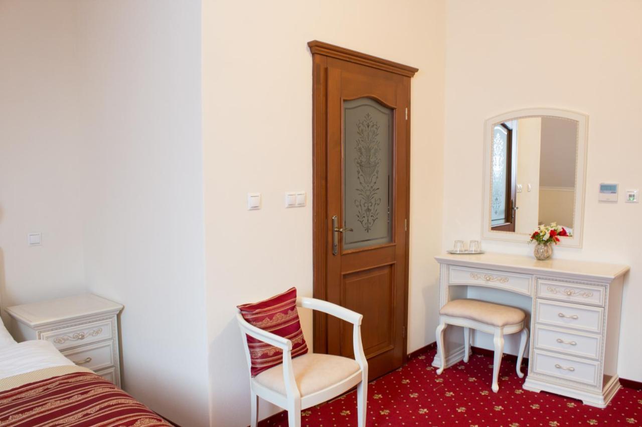 Hotel Viliam Frano Nitra Exterior foto